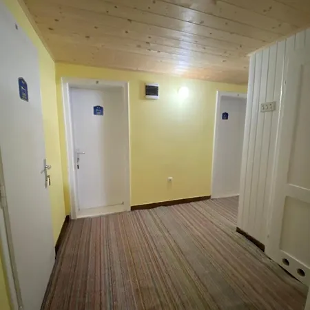 Konukevi Konaci Nikola Banja Vrujci *